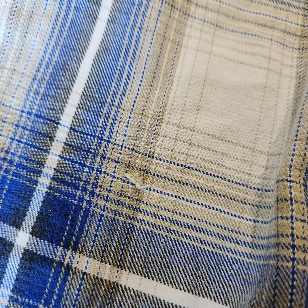 Bill Blass Plaid Long Sleeve Button Down - Picture 5 of 6